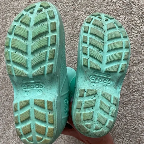 🎈SOLD 🎈Crocs Girls Rainboots - Picture 3 of 4